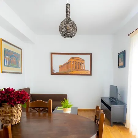 Lagar Del Chorro Junto Caminito Del Rey Piscina Y Baloncesto * El Chorro