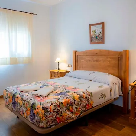 Lagar Del Chorro Junto Caminito Del Rey Piscina Y Baloncesto El Chorro