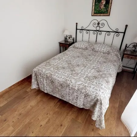 Lagar Del Chorro Junto Caminito Del Rey Piscina Y Baloncesto * El Chorro